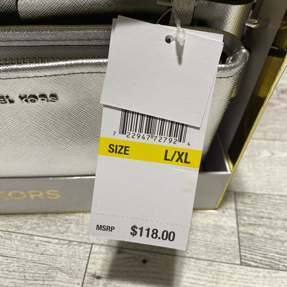 MIchael Kors Adjustable Belt Bag Silver Metallic - Picture 4 of 5